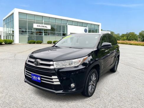 Used 2019 Toyota Highlander XLE AWD/4WD image 1