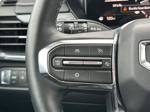 Used 2025 GMC Acadia Elevation image 37