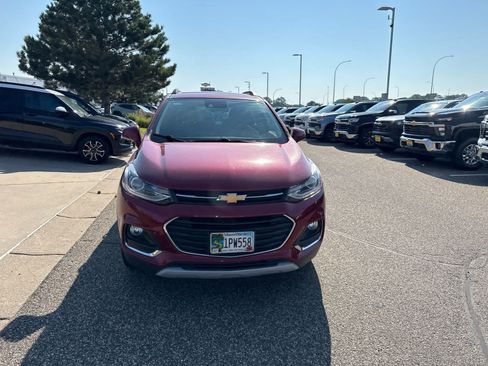 Used 2020 Chevrolet Trax Premier AWD/4WD image 2