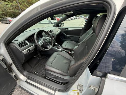Used 2013 Volkswagen Jetta GLI Autobahn image 8