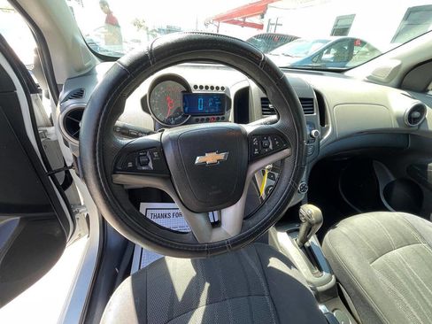 Used 2014 Chevrolet Sonic LT image 2