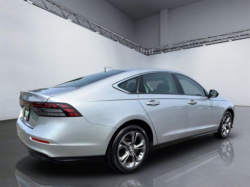 Used 2023 Honda Accord EX image 7