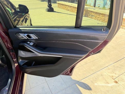 Used 2021 BMW X7 M50i image 20