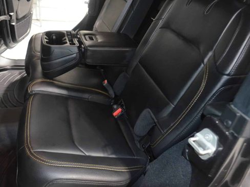 Used 2024 Jeep Wrangler Unlimited Sahara AWD/4WD image 16