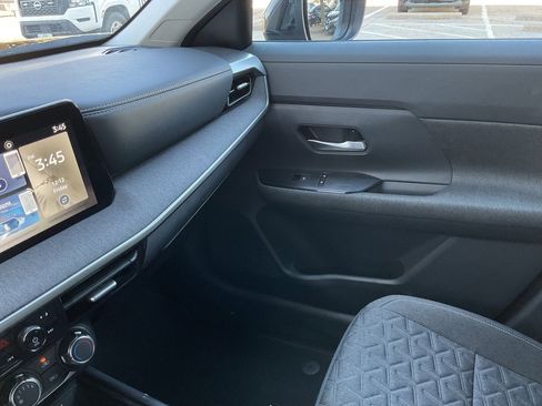 Used 2025 Nissan Kicks SV image 35