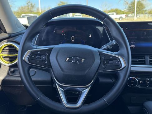 Used 2024 Chevrolet Trax LT w/ Driver Confidence Package image 13