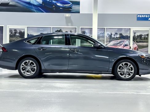 Used 2023 Honda Accord EX image 8