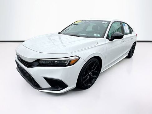 Used 2023 Honda Civic Sport image 3