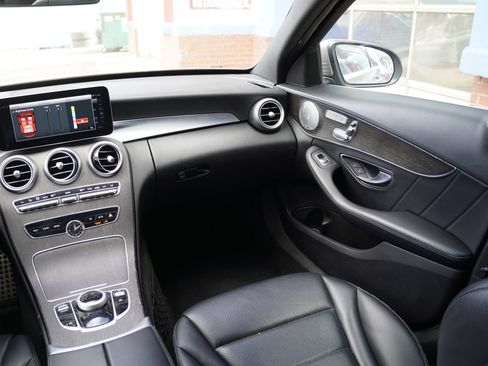 Used 2020 Mercedes-Benz C 300 4MATIC Sedan image 25