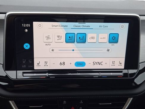 New 2026 Volkswagen Atlas Cross Sport SE AWD/4WD image 16