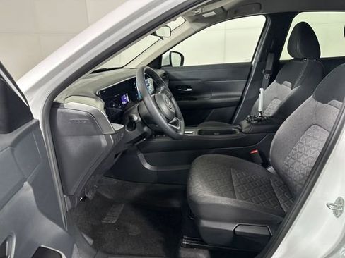 Certified 2025 Nissan Kicks SV image 11