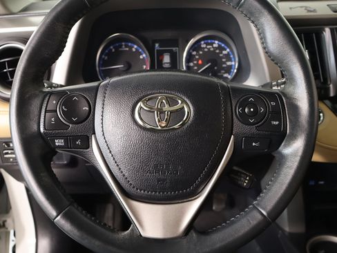 Used 2016 Toyota RAV4 XLE w/ Convenience Package FWD image 3