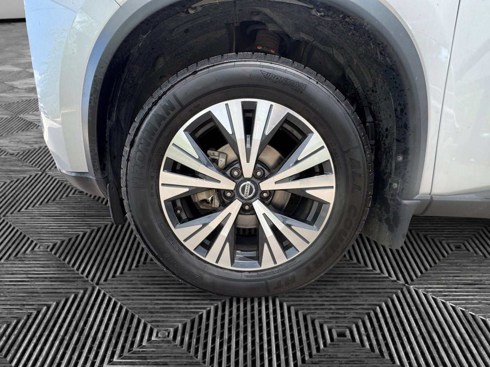 Used 2021 Nissan Rogue SV FWD image 9