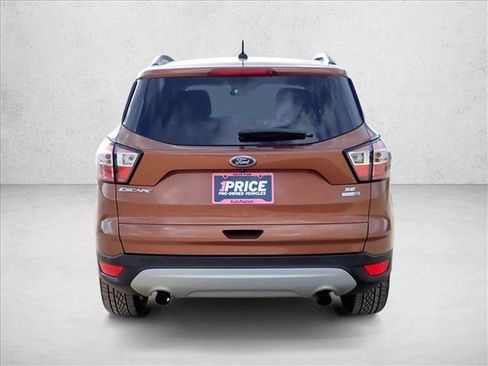 Used 2017 Ford Escape SE w/ Equipment Group 201A AWD/4WD image 3