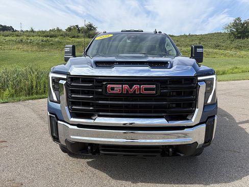 Used 2026 GMC Sierra 2500 Pro AWD/4WD image 8