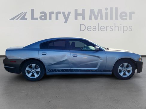 Used 2013 Dodge Charger SE image 6