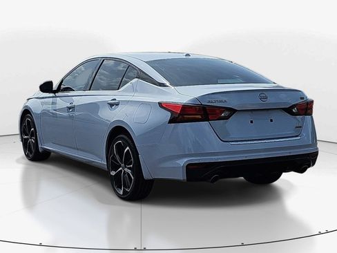 Used 2023 Nissan Altima 2.5 SR w/ SR Premium Package AWD/4WD image 6