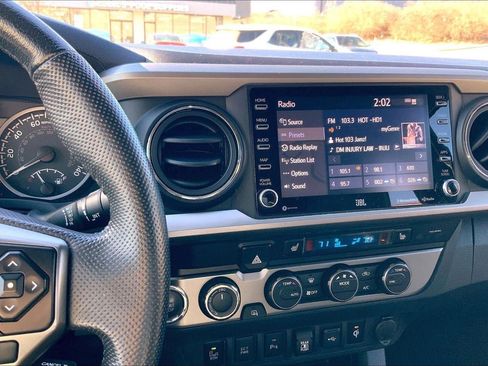 Used 2020 Toyota Tacoma Limited image 6