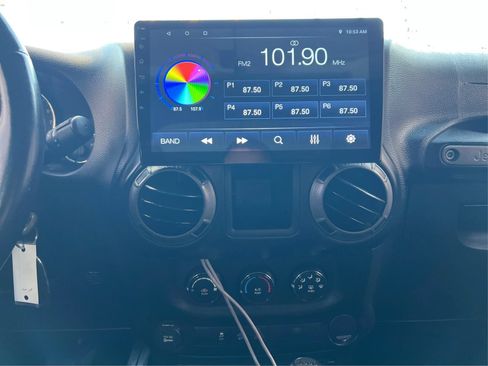 Used 2016 Jeep Wrangler Unlimited Sport w/ Connectivity Group AWD/4WD image 14