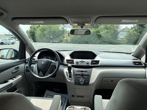 Used 2013 Honda Odyssey EX image 21