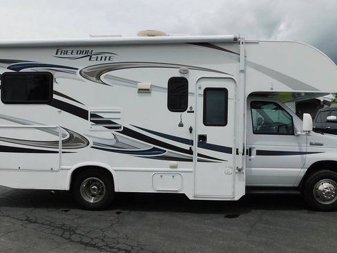 Used 2013 Ford E-350 and Econoline 350 Super Duty Wagon w/ Motorhome Prep Pkg RWD image 10