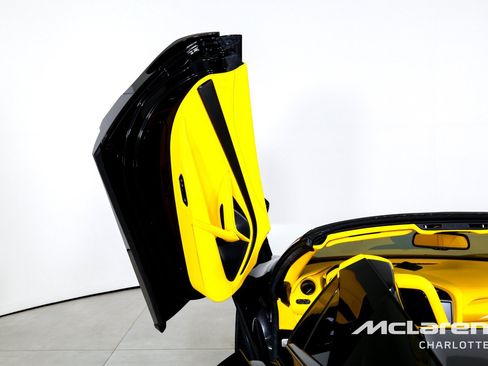 Used 2022 McLaren 720S Spider RWD image 12