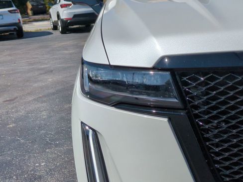 Certified 2023 Cadillac Escalade Sport Platinum w/ LPO, ONYX Package image 10