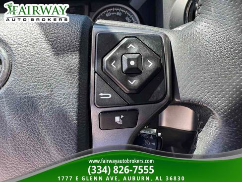 Used 2017 Toyota Tacoma SR5 w/ Tow Package image 18