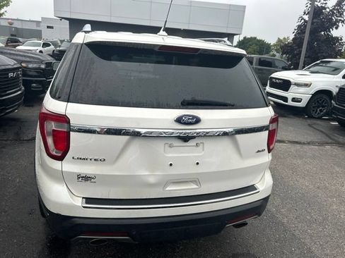 Used 2019 Ford Explorer Limited w/ Equipment Group 301A AWD/4WD image 3