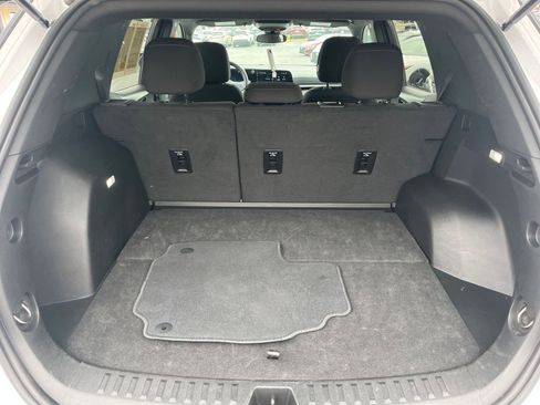 Used 2025 Chevrolet Equinox LT image 24