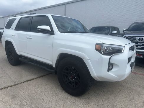 Used 2023 Toyota 4Runner SR5 Premium w/ Moonroof Package image 3