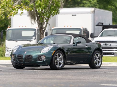 Used 2007 Pontiac Solstice GXP w/ Premium Package RWD image 29