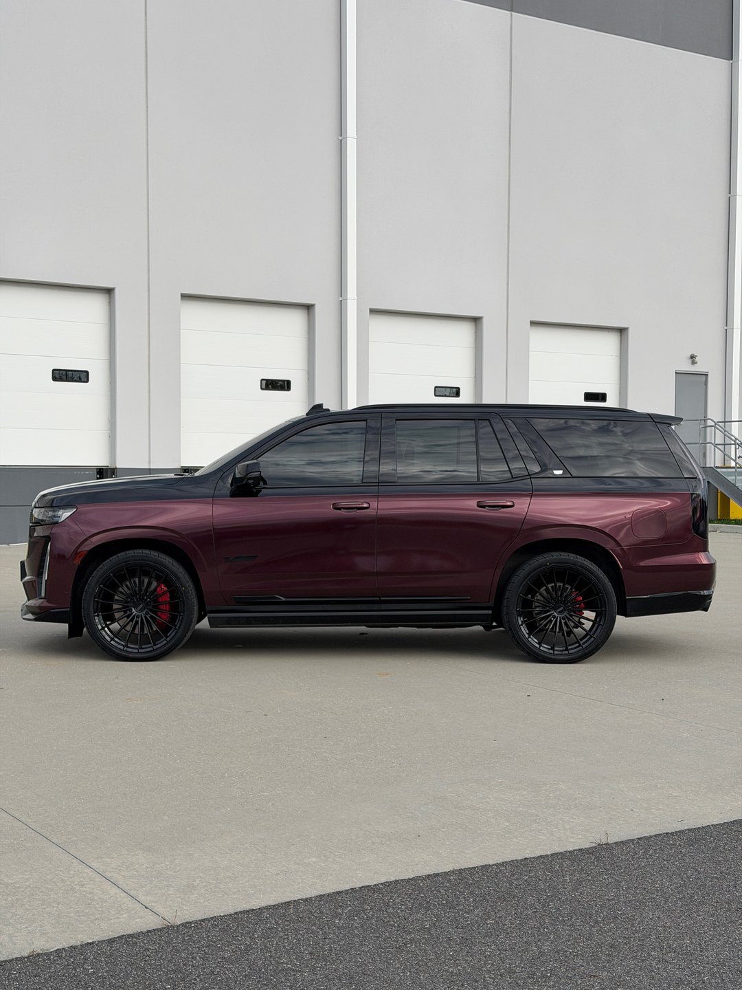 Used 2023 Cadillac Escalade V w/ LPO, ONYX Package AWD/4WD image 10