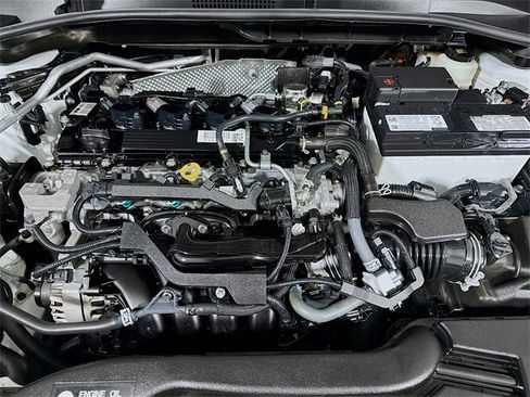 Certified 2022 Toyota Corolla Cross LE image 3