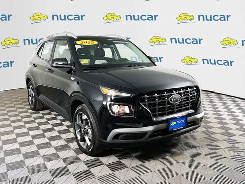 Certified 2025 Hyundai Venue SEL image 1