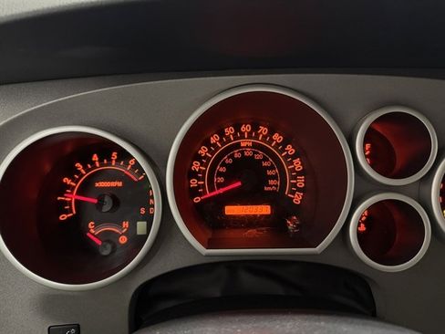 Used 2013 Toyota Tundra 4x4 CrewMax image 19