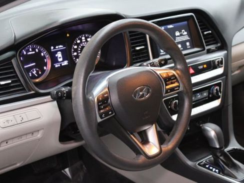 Used 2018 Hyundai Sonata SE image 11