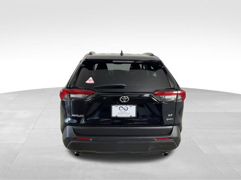 Used 2025 Toyota RAV4 LE AWD/4WD image 8