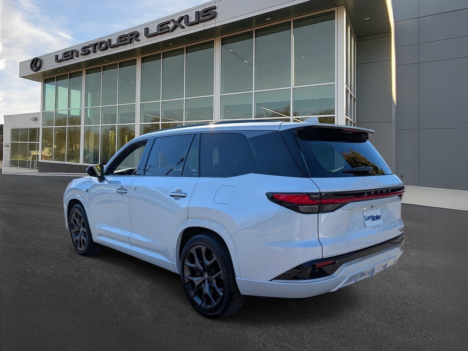 Used 2026 Lexus TX 500h AWD w/ Technology Package image 5
