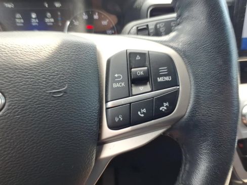 Used 2022 Ford Explorer XLT w/ Equipment Group 202A RWD image 14