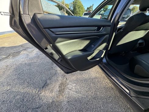 Used 2020 Honda Accord Base 4dr Sedan image 31