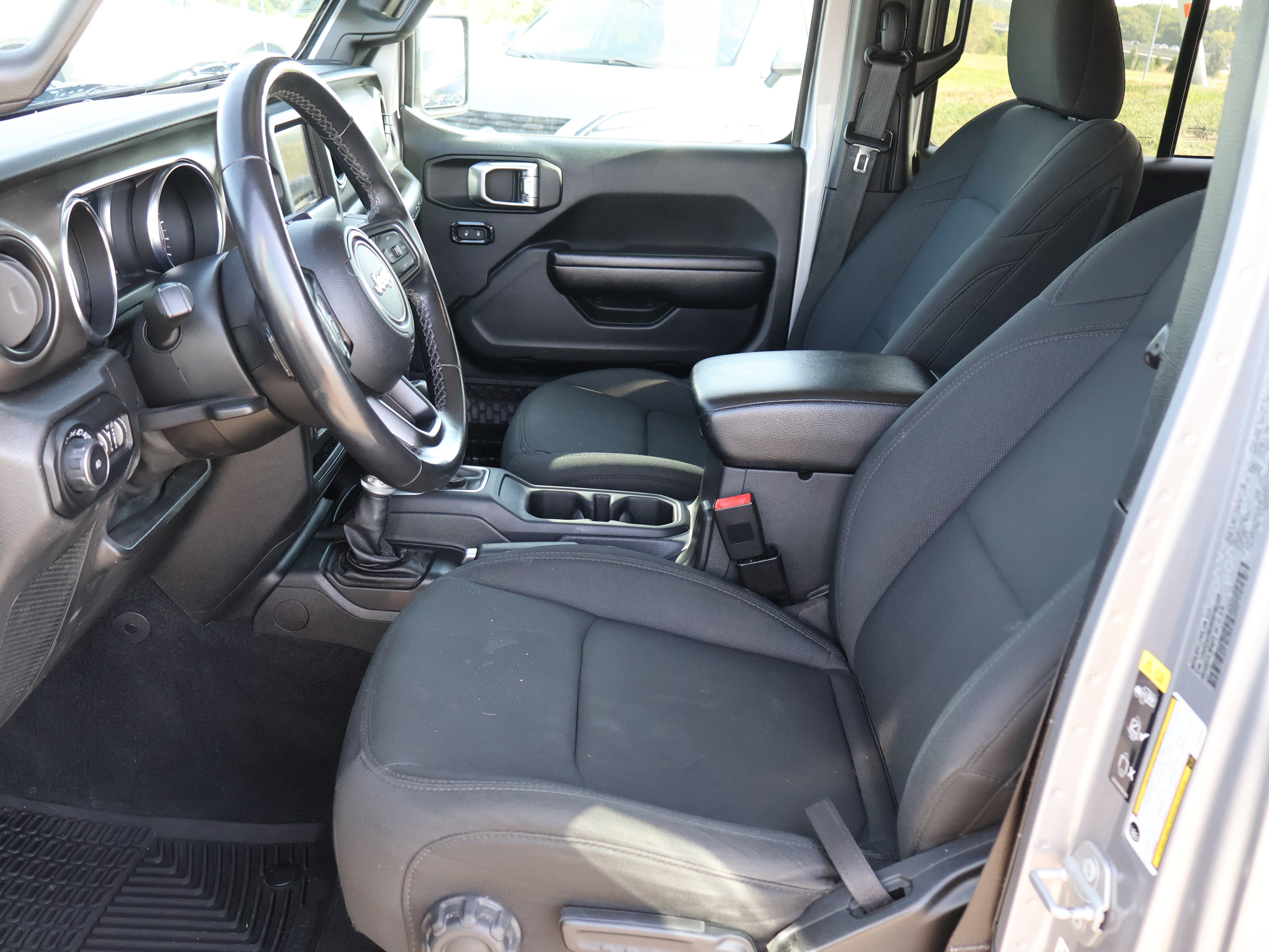 Used 2021 Jeep Wrangler Unlimited Sport AWD/4WD image 19