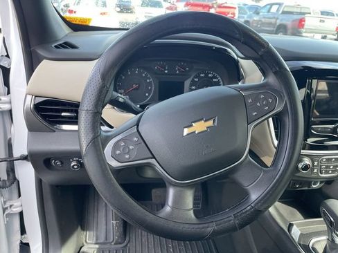 Used 2023 Chevrolet Traverse LS w/ Safety Package FWD image 5