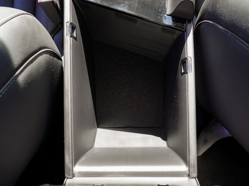 Used 2025 Hyundai Elantra Limited FWD image 45