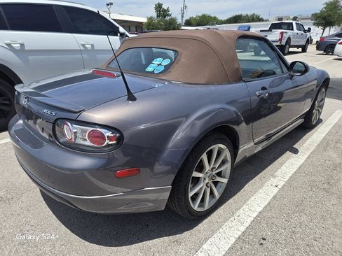 Used 2006 MAZDA MX-5 Miata Grand Touring w/ Premium Pkg RWD image 2