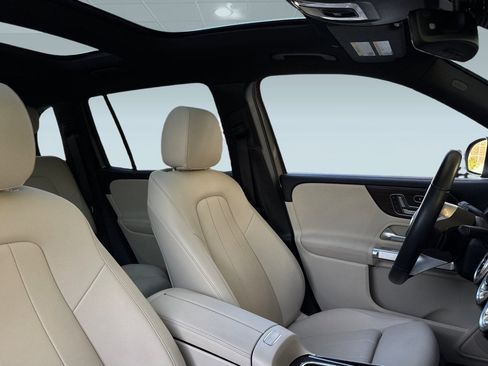 Certified 2024 Mercedes-Benz GLB 250 4MATIC image 30