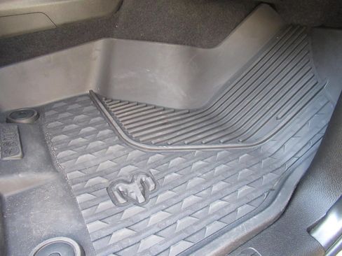 Used 2025 RAM 2500 Big Horn AWD/4WD image 36