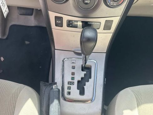 Used 2011 Toyota Corolla LE FWD image 19