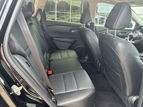 Used 2024 Nissan Rogue SV w/ SV Premium Package FWD image 9