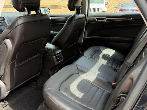 Used 2014 Ford Fusion SE w/ Equipment Group 202A image 12